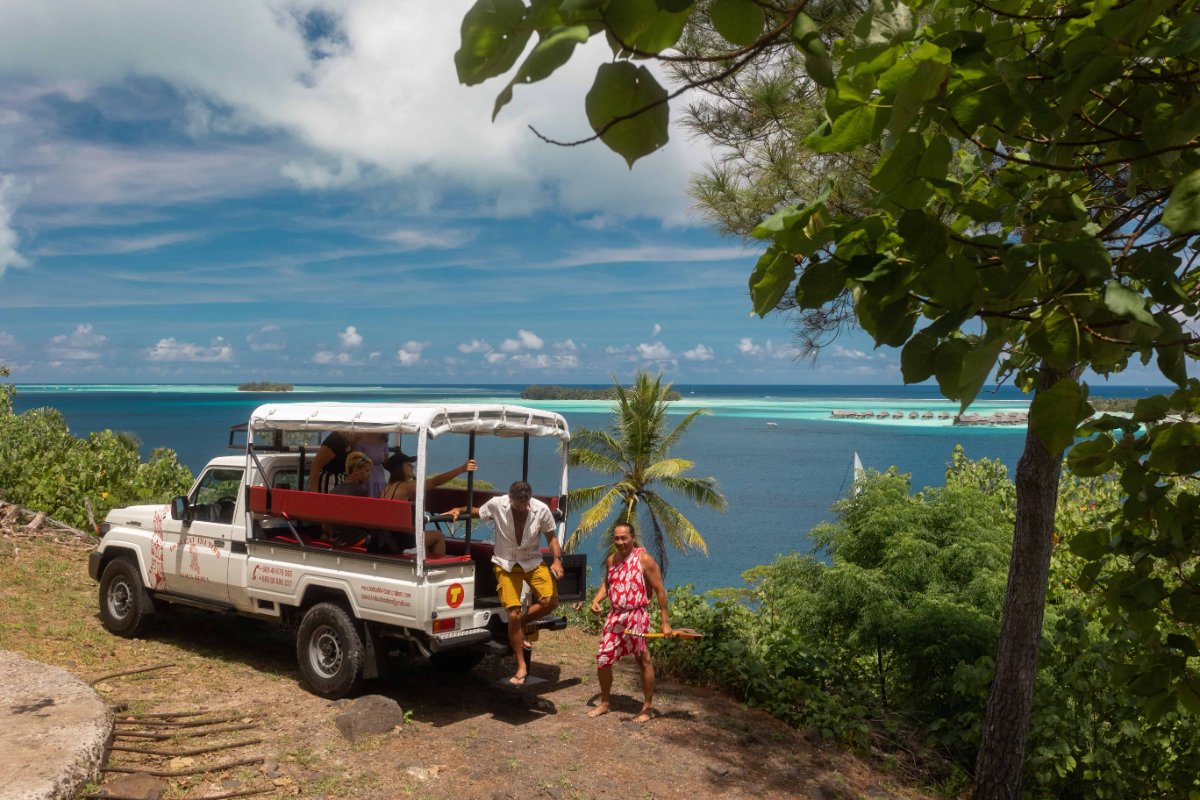 BOB CAT 4X4 TOUR BORA BORA - Paradise Explorer 4x4 – Danse du Feu et Rencontres Authentiques 2